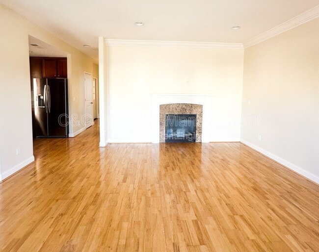 Building Photo - 3202 Playa Ct