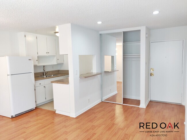 Building Photo - 1939 Argyle Ave