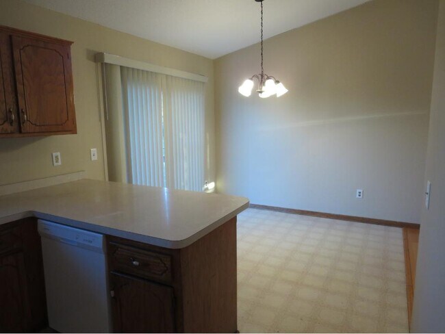 Foto del edificio - 11921 Kerry St NW