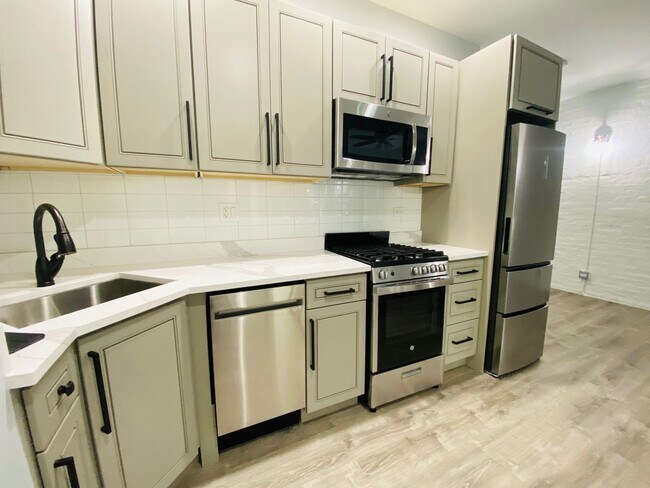 Foto del edificio - 1057 W Glenlake Ave