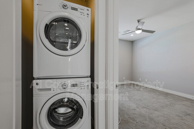Foto del edificio - 3115 N 71st St