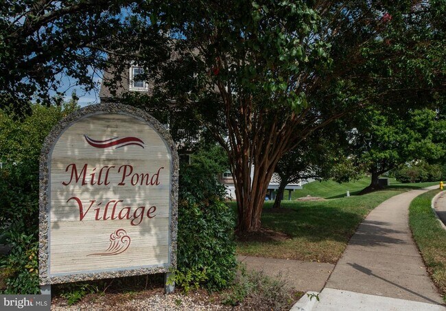 Foto del edificio - 12865 Mill House Ct