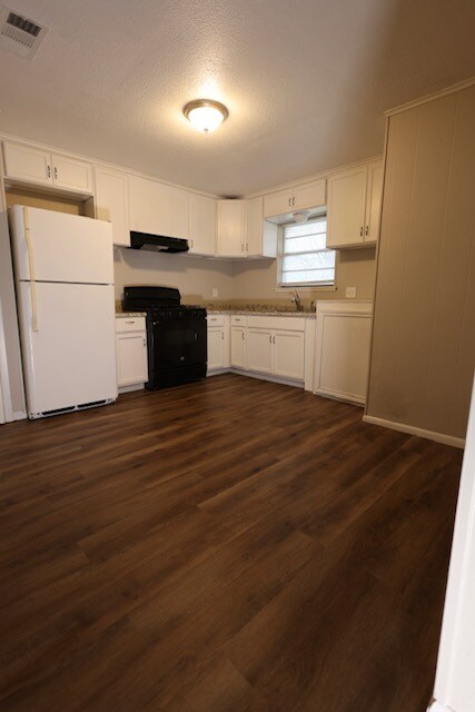 Foto del edificio - 1118 W 21st St