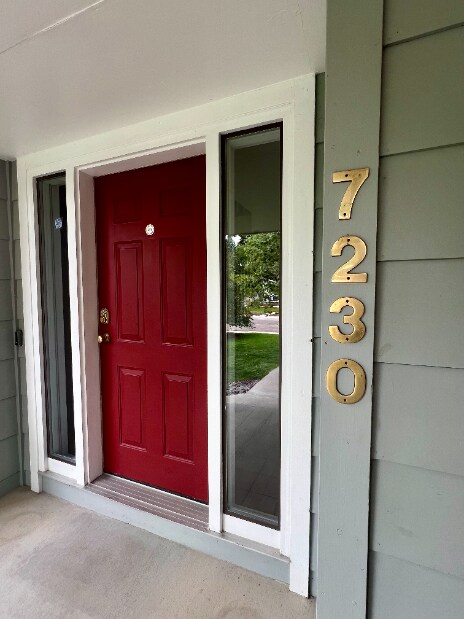 Building Photo - Spacious 4-Bed Retreat with Guest Suite & Fireplace