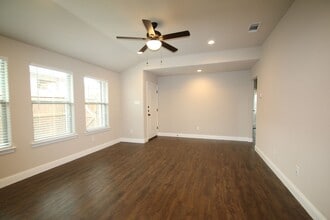 Building Photo - 1324-1328 White Sand Dr