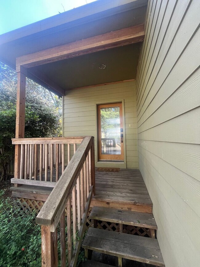 Foto del edificio - 3-Bedroom 2.5-Bathroom home in Eugene