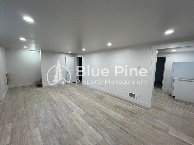 Foto del edificio - 1288 Lake Ave