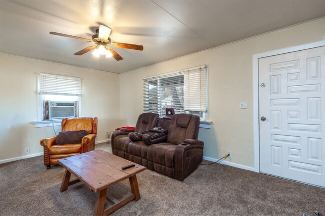 Building Photo - Property For Rent - Minutes from Downtown