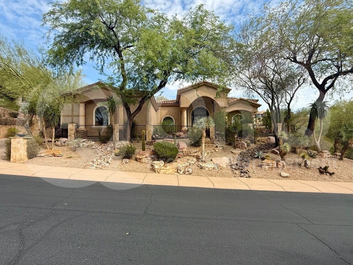 Foto principal - 15118 E Camelview Dr