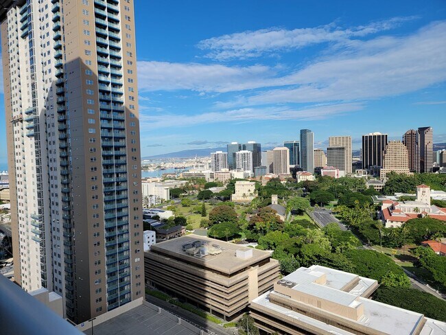 Foto del edificio - Split AC. Two Parking. Kakaako. (RRLLC)