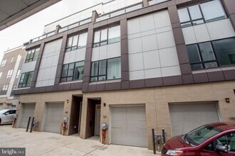 Building Photo - 107 Olive St