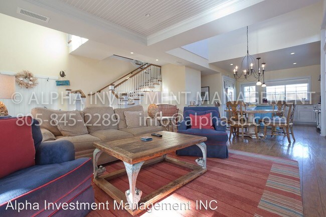 Building Photo - 3 br, 3.5 bath House - 130 San Clemente St