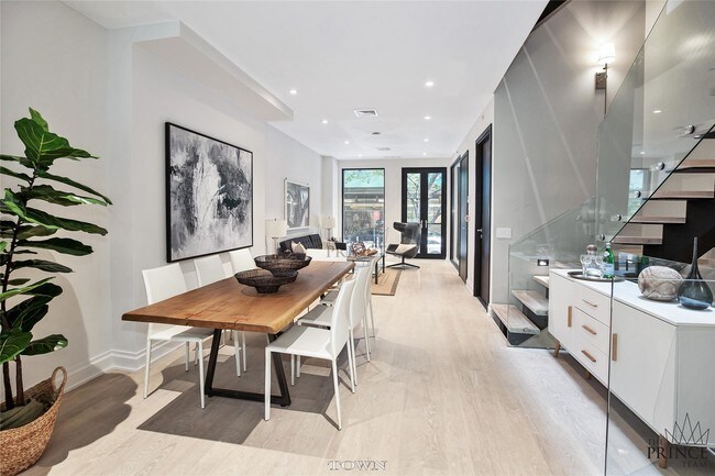 Foto del edificio - 338 W 15th St