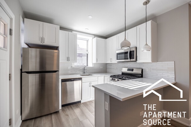 Building Photo - 3937 N Janssen Ave