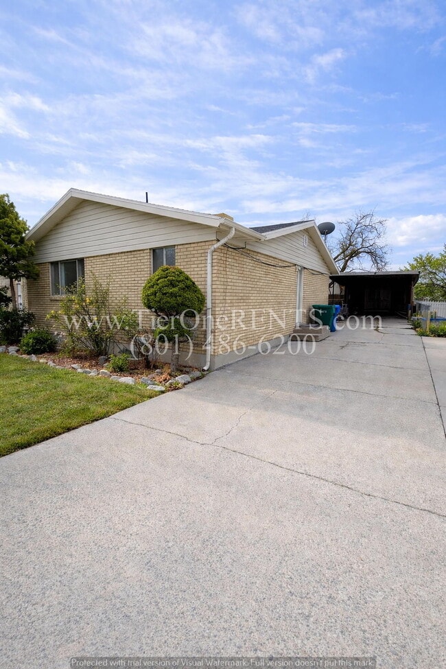 Building Photo - NO DEPOSIT option available for qualified renters with Obligo