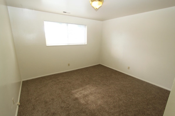 Building Photo - 59 W 350 S