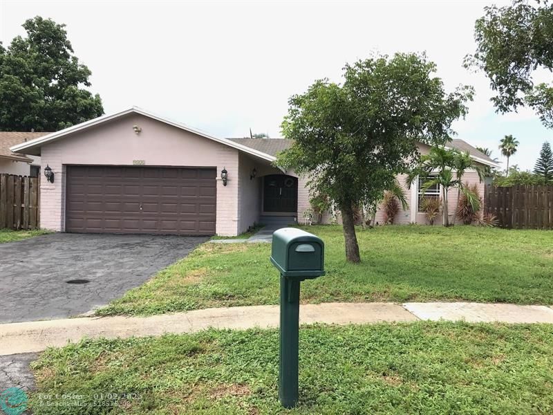 Foto principal - 9321 NW 39th Ct