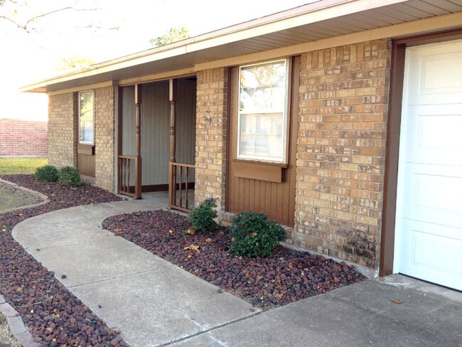 Foto del edificio - 3117 Keller Rd