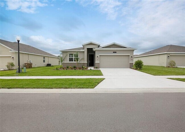 Building Photo - 16437 Fernridge St