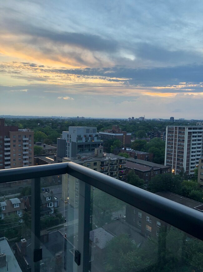 Photo du bâtiment - 1486 Bathurst St