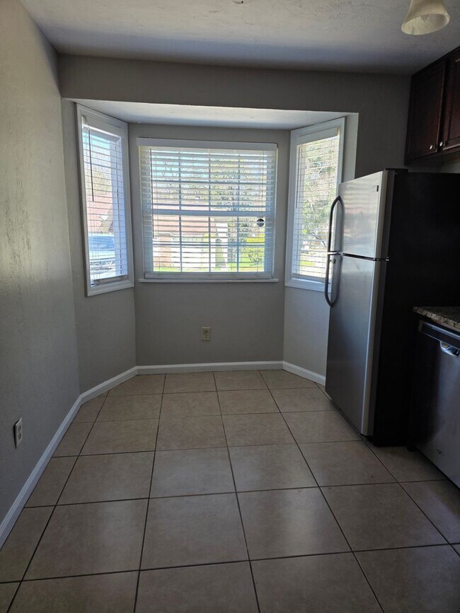 Foto del edificio - 3729 Sutor Ct