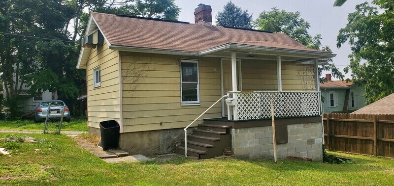 Primary Photo - 410 Wood St