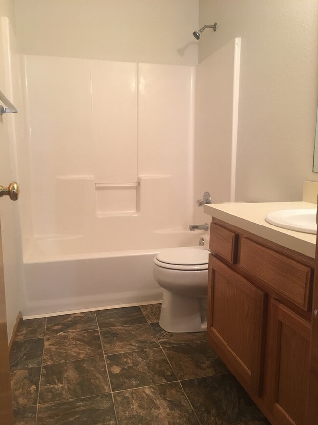 Building Photo - 2507 Crestline Cir