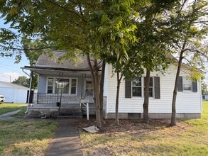 Building Photo - 1711 W Main St