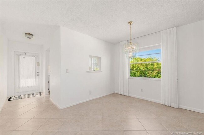 Foto del edificio - 1225 NW 21st St