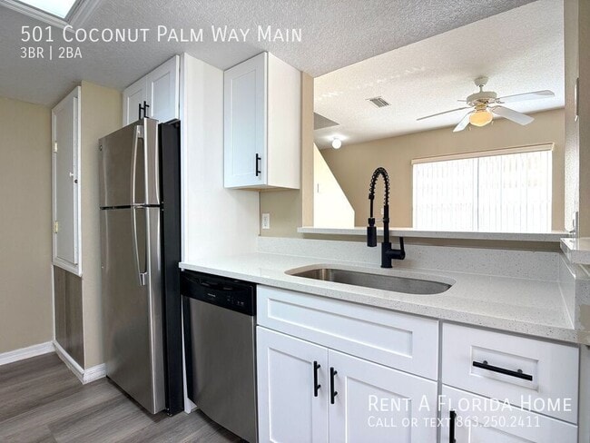 Building Photo - 501 Coconut Palm Way