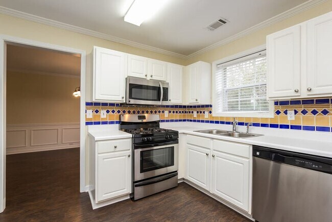 Foto del edificio - 2105 Westwind Dr
