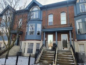 Building Photo - 35 Adelaide St