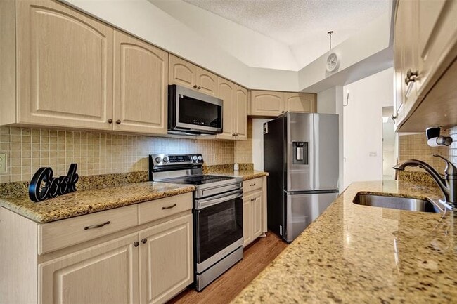Building Photo - 3407 Emerald Oaks Dr