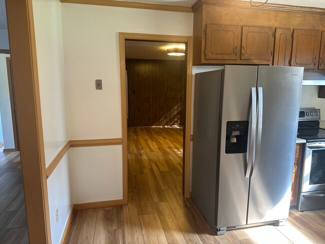 Kitchen - 3908 Devenwood Ave