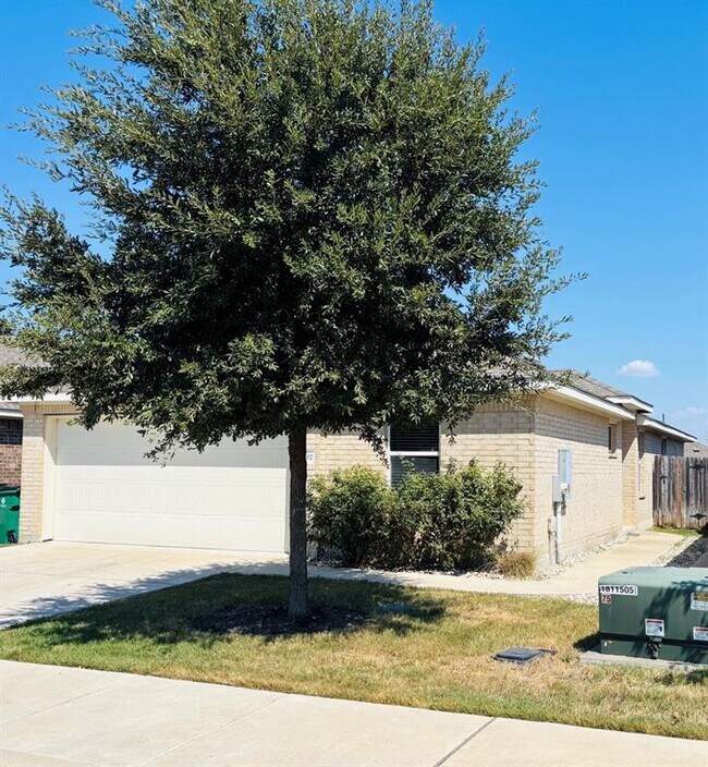 Building Photo - 1310 Walden Pond Dr