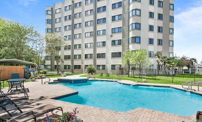 Building Photo - 11550 Southfork Ave