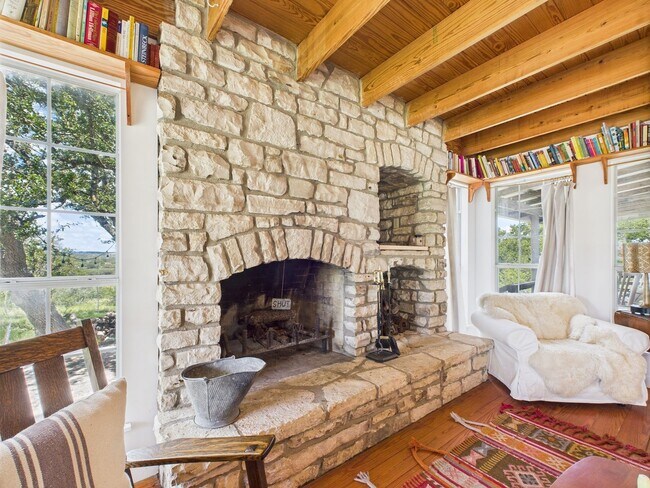 Building Photo - Hunting Retreat with 40 acre Yard