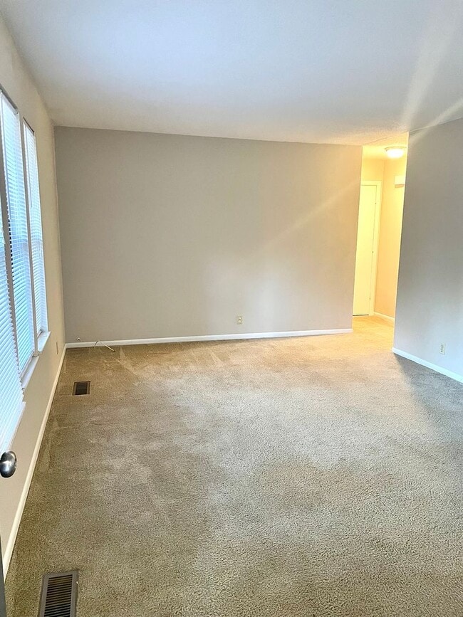 Building Photo - ****COMING SOON**** 2 Bedroom, 1.5 Bath in...