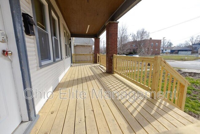 Foto del edificio - 618 Racine Ave