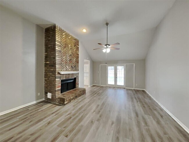 Building Photo - 17703 Seven Pines Dr