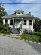 Building Photo - 8 Locust St