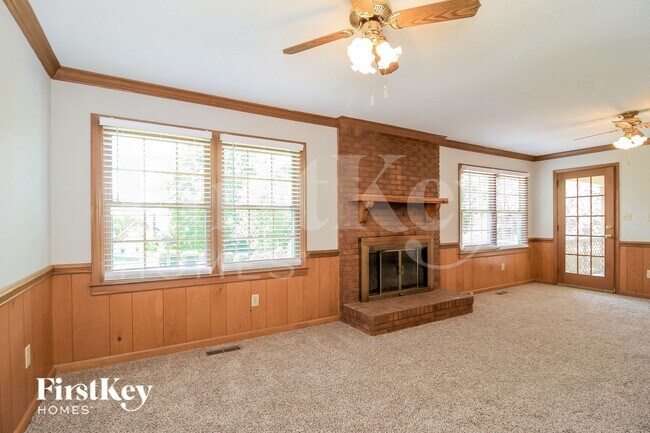 Building Photo - 2105 Mirus Ct