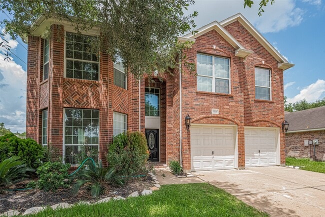 Building Photo - 5703 Saragosa Dr