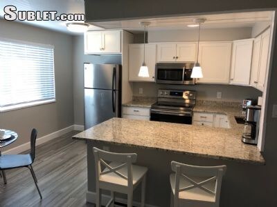 Kitchen with new appliances - 1260 York St