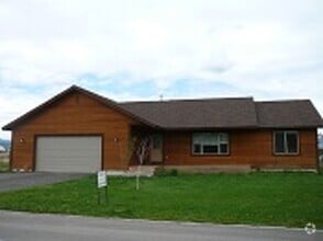 Building Photo - 175 Brome Dr