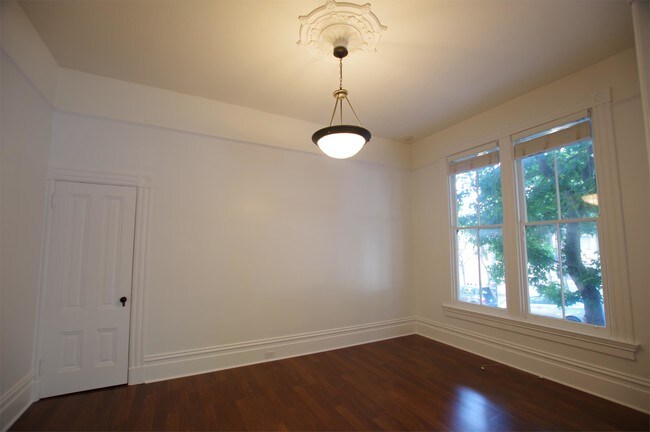Building Photo - 449 Duboce Ave