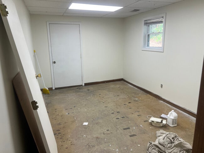 Building Photo - 627 Prospect Ave S