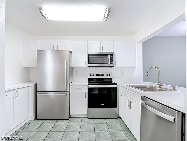 Foto del edificio - 1086 Forest Lakes Dr