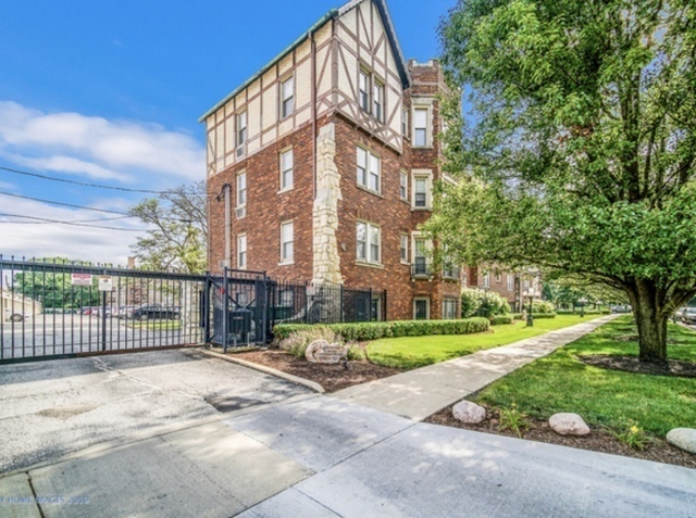 Building Photo - 10927 S Longwood Dr
