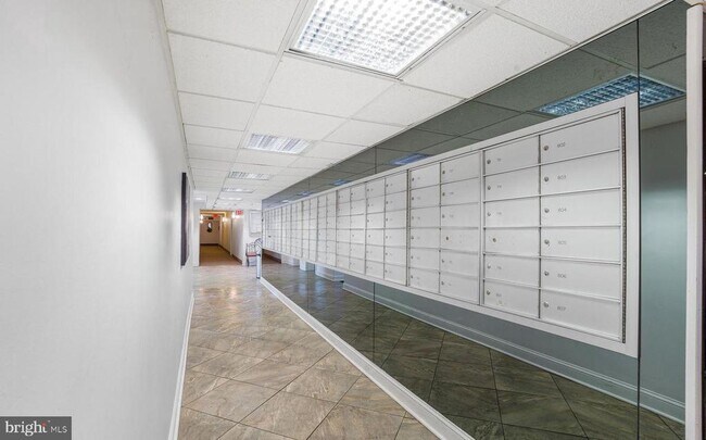 Foto del edificio - 5250 Valley Forge Dr